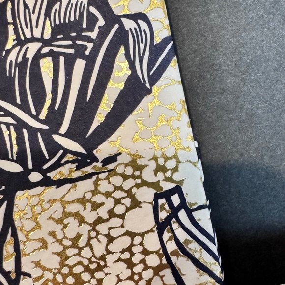 Set of four (4) Dior Gift Bags Blue & Gold Toile de Jouy Print, Unused 10"x15" - Picture 5 of 8